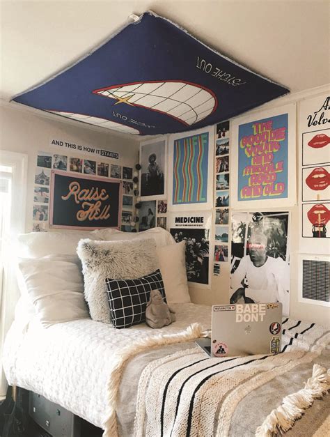 dorm room picture display|dorm room picture wall ideas.